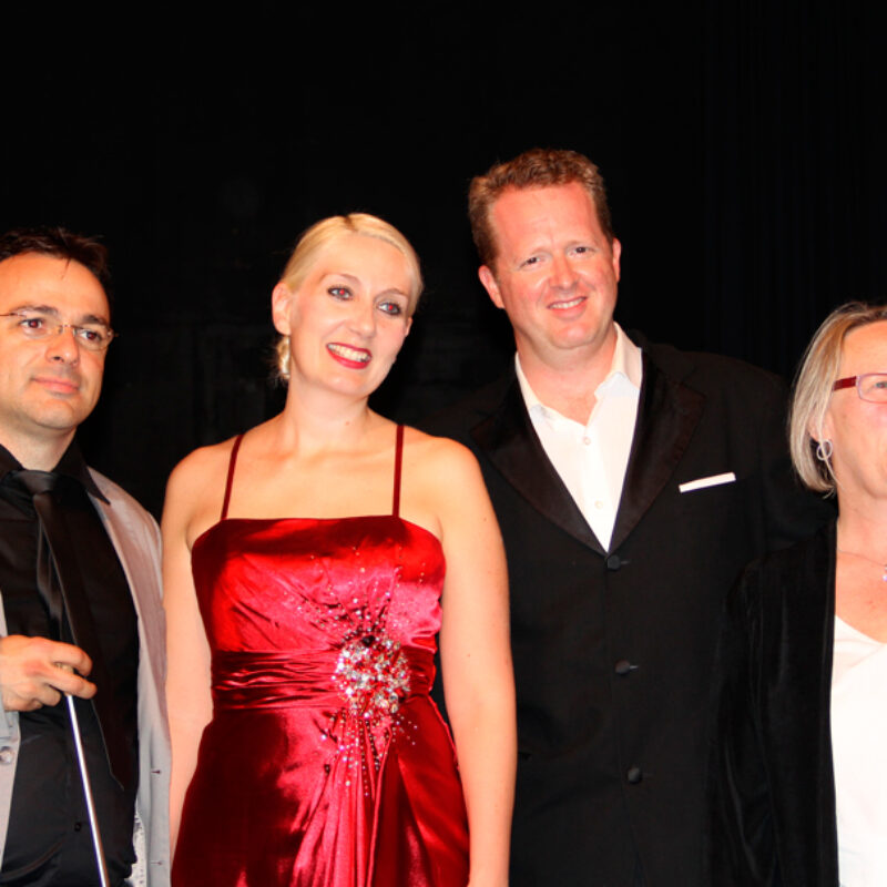 2016 - Massimiliano Donninelli (conductor), Elena Glazyrina (soprano), Brett Deubner (viola) and Viviana Cambissa (sponsor of the concert)
